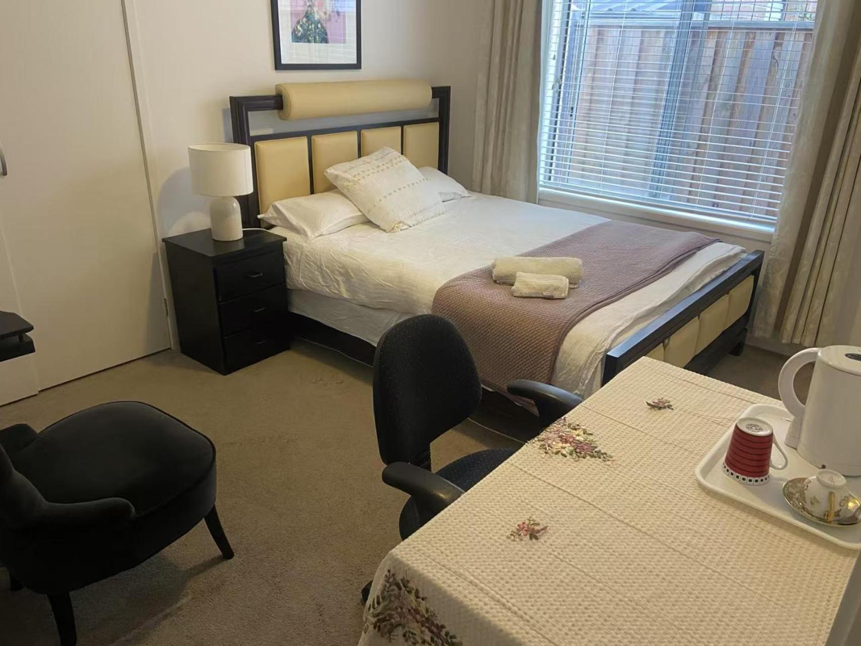 Melbourne Lakes Warm House ภายนอก รูปภาพ