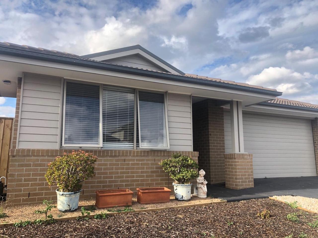 Melbourne Lakes Warm House ภายนอก รูปภาพ
